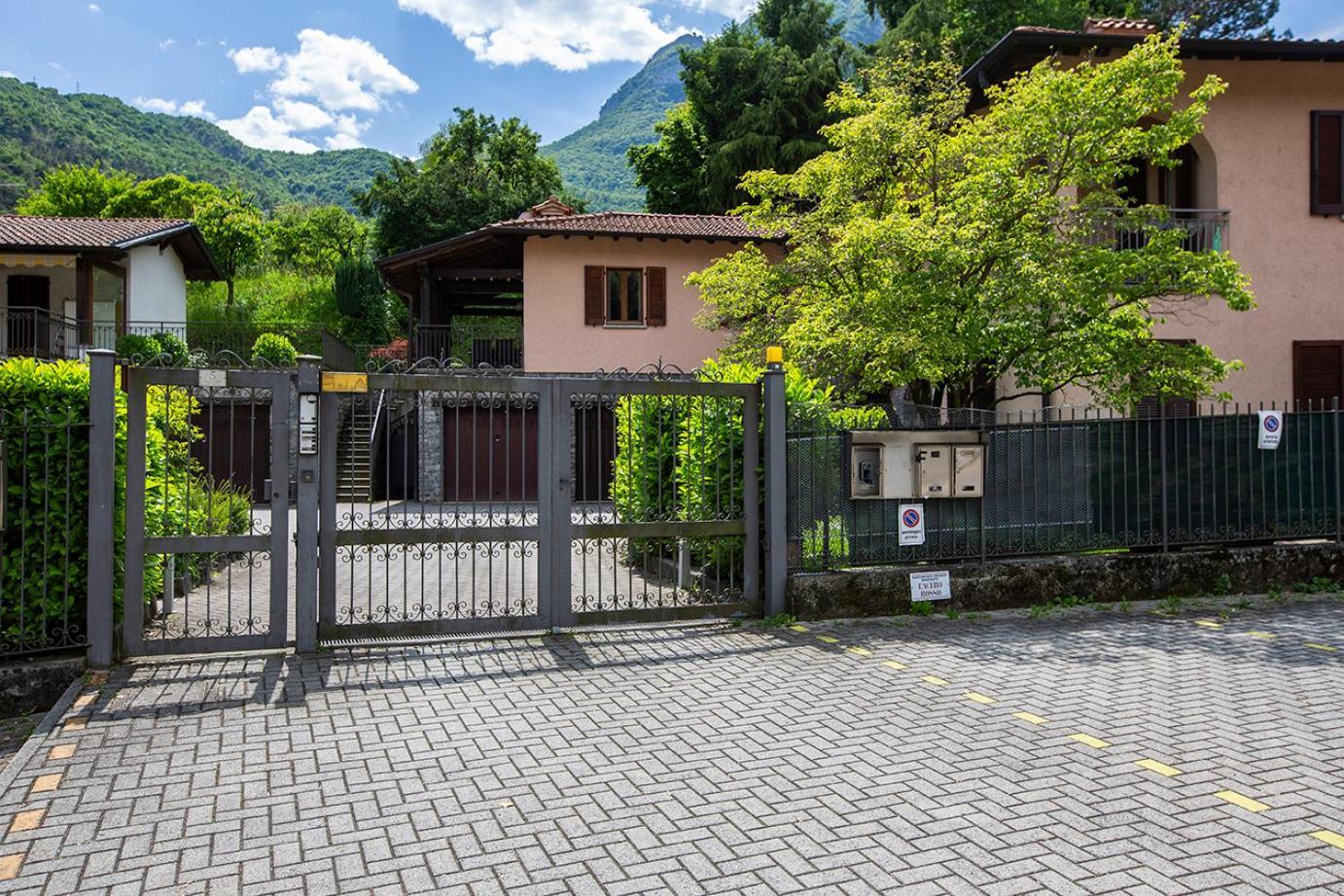 Villa L'Acero Rosso - Giardino Privato E Box Auto Menaggio Exterior foto